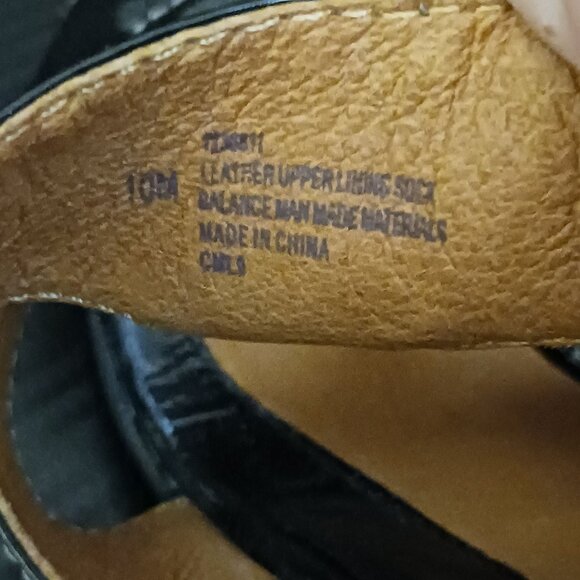 Sofft Black Patent Leather Studded Wedge Sandals Size 10 w/ Adjustable Strap - Picture 7 of 8